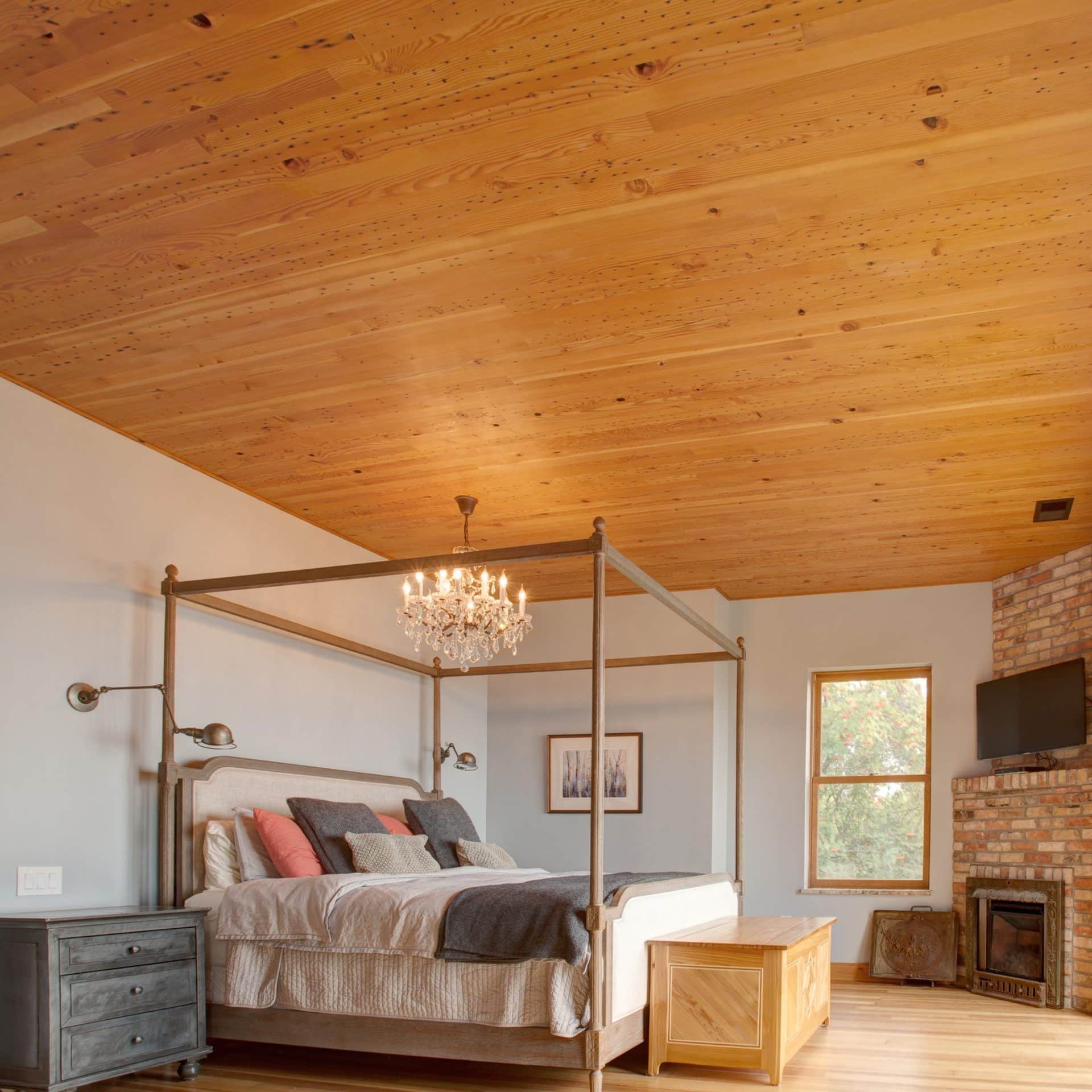 Bedroom Paneling & Flooring | Reclaimed Wood | Manomin ...