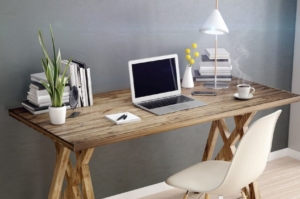 Reclaimed Wood Desks: Options & Styles Compared (2022 Update)
