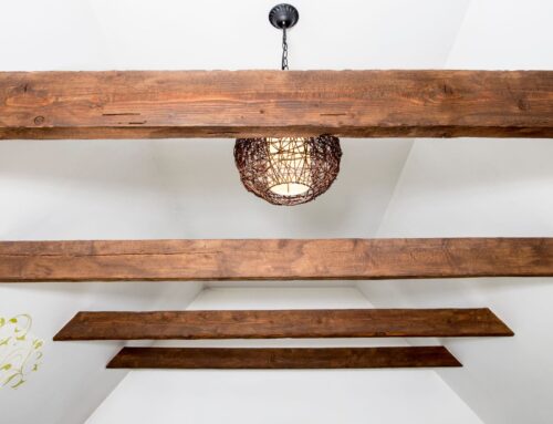 8 Inspiring Projects with Reclaimed Wood Beams [Picture Examples]