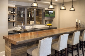 5 Reasons Why You Should Build a Reclaimed Wood Bar
