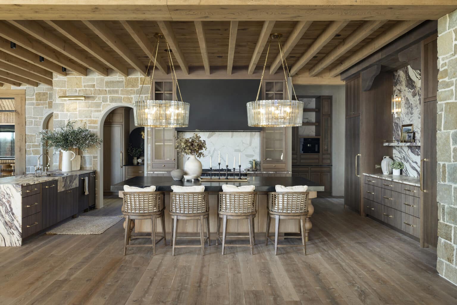 5 Modern Wall Design Ideas That Pair Beautifully With Reclaimed Wood ...