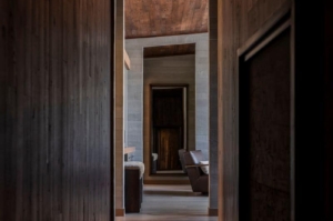 Reclaimed Wood Flooring for Sale: Why Builders Choose Manomin